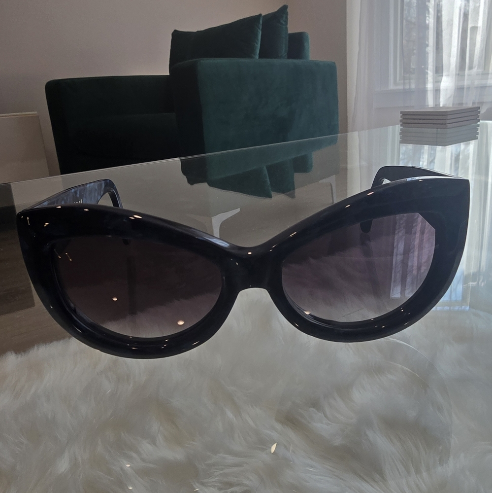 Sunglasses Woman Black- Blue Modern Wildfox
